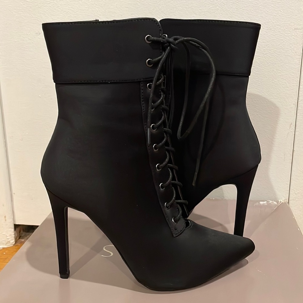 Black bootie heel